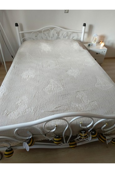 Cream Handwoven Muslin Bedspread with Marine Pattern